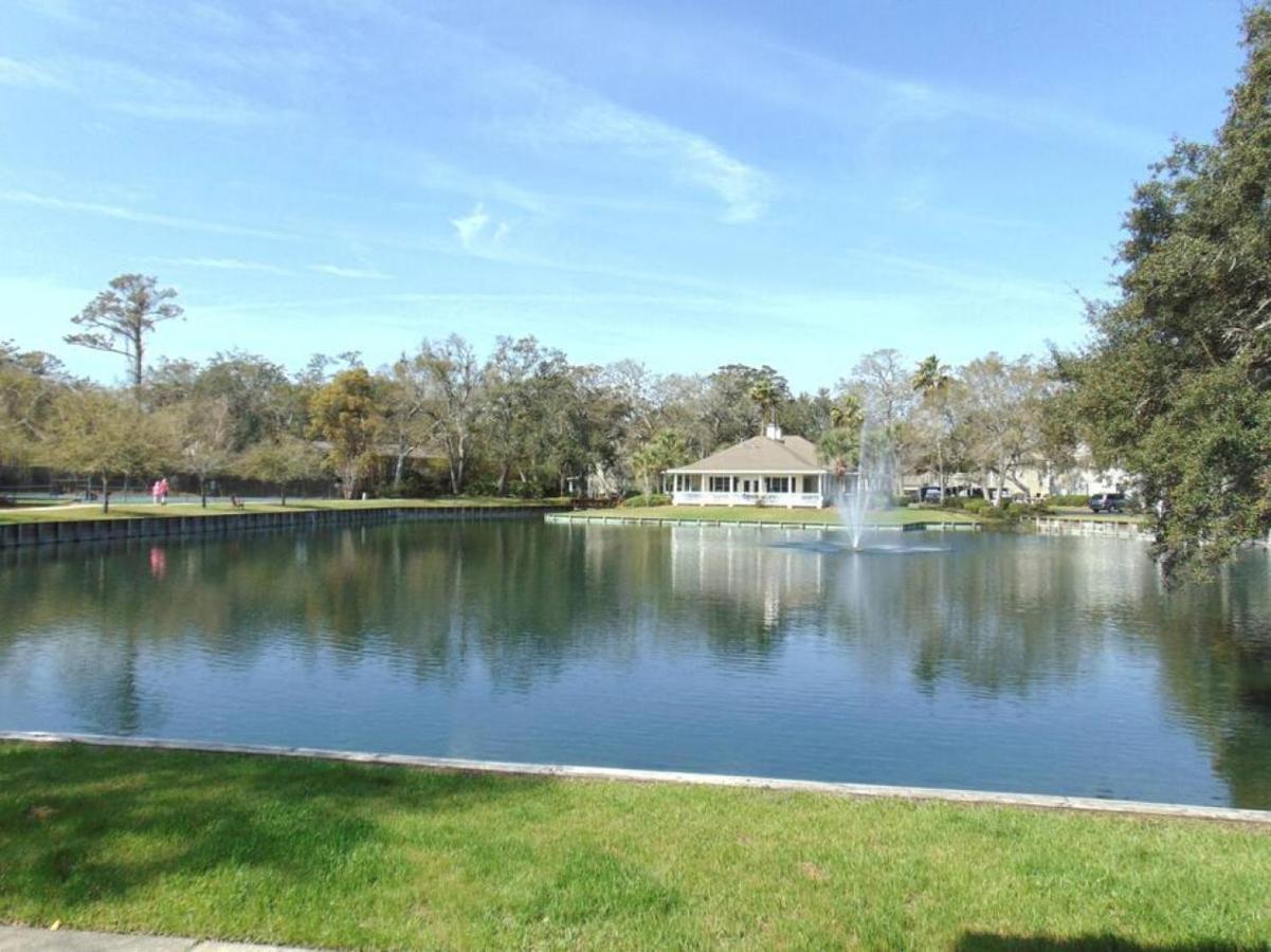 W2 Ocean Walk Resort Upstairs 2 Bed King And Two Twins Next To Back Pool St. Simons Island Exterior foto